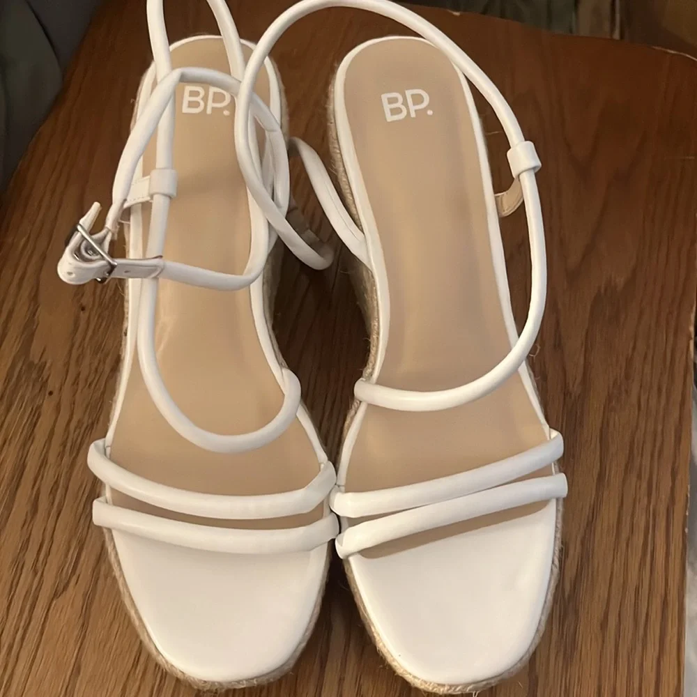 BP. Nordstrom Cohan White Espadrille Platform Wedge Sandal Size 11